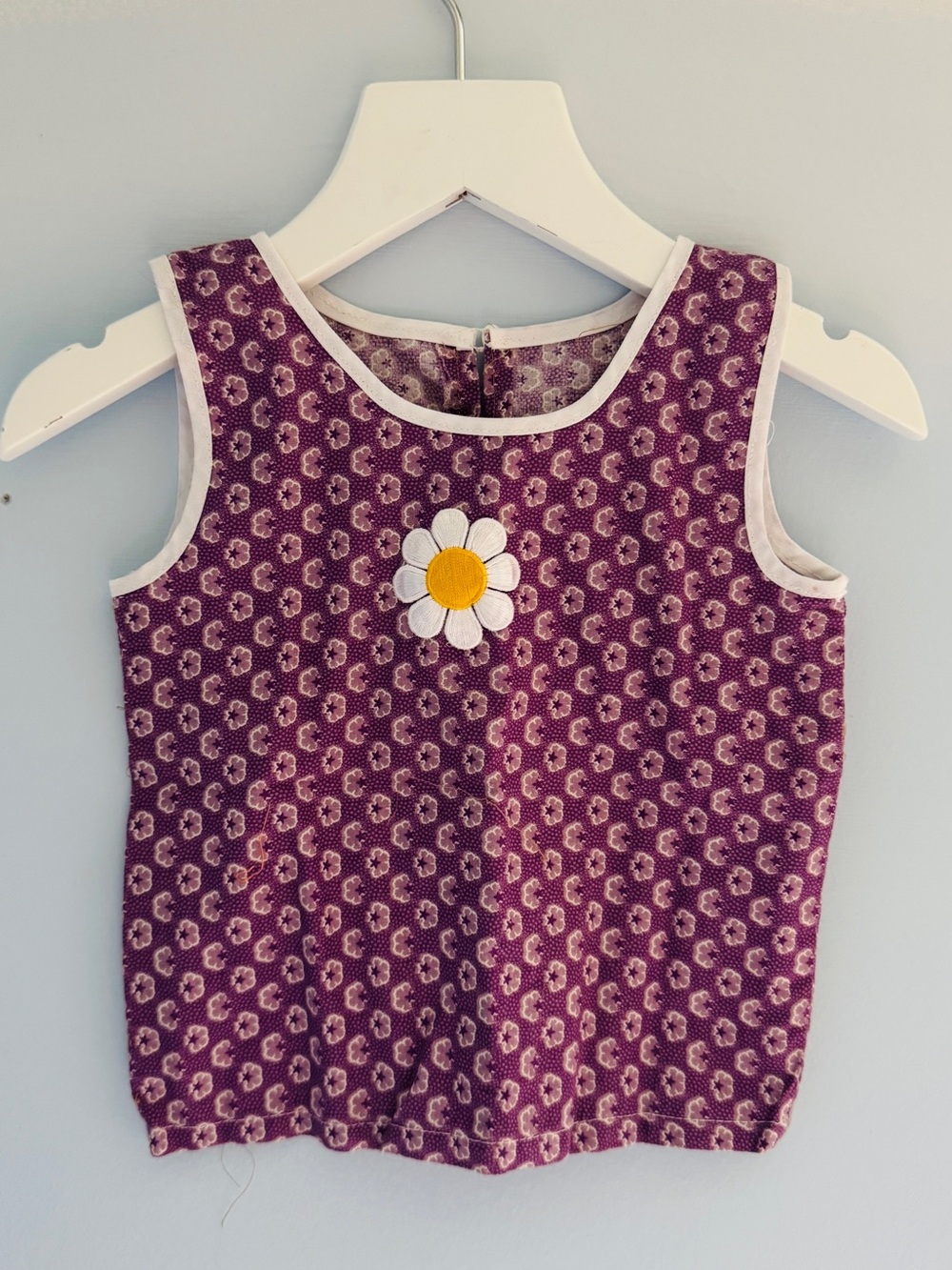 Purple Daisy Appliqué Sleeveless Top